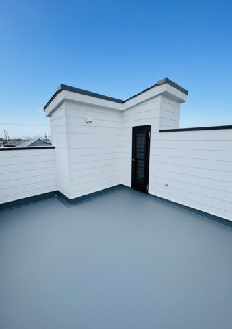 SHONAN FAMILY RESORT — 鵠沼海岸の家のバルコニー