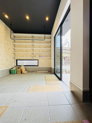 SHONAN FAMILY RESORT — 鵠沼海岸の家の居間・リビング