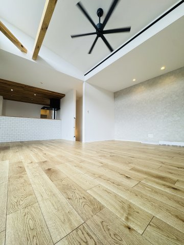 SHONAN FAMILY RESORT — 鵠沼海岸の家の居間・リビング