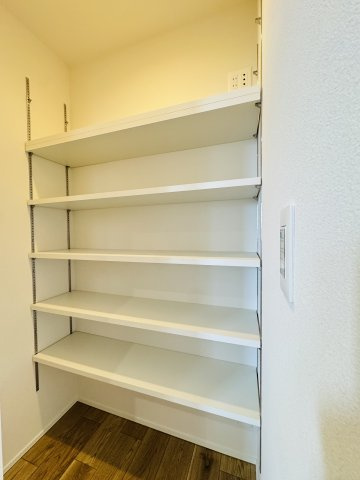 SHONAN FAMILY RESORT — 鵠沼海岸の家の収納