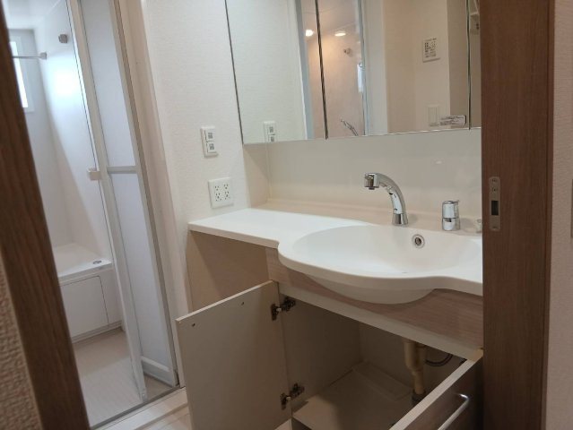 アテリア伍番館の独立洗面台|独立洗面台です