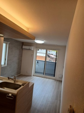 アテリア伍番館の居間・リビング|こちらのリビングで趣味の時間をお楽しみください