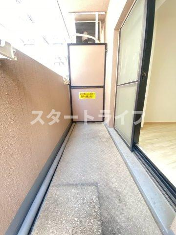 大阪市淀川区宮原１丁目の賃貸マンションのバルコニー