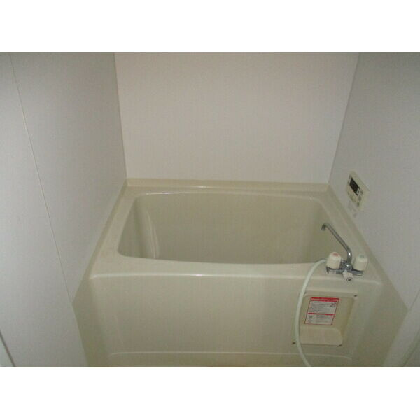 ゼフィール小人町の浴室