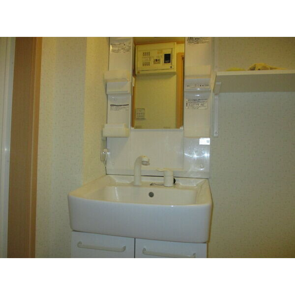 ゼフィール小人町の独立洗面台