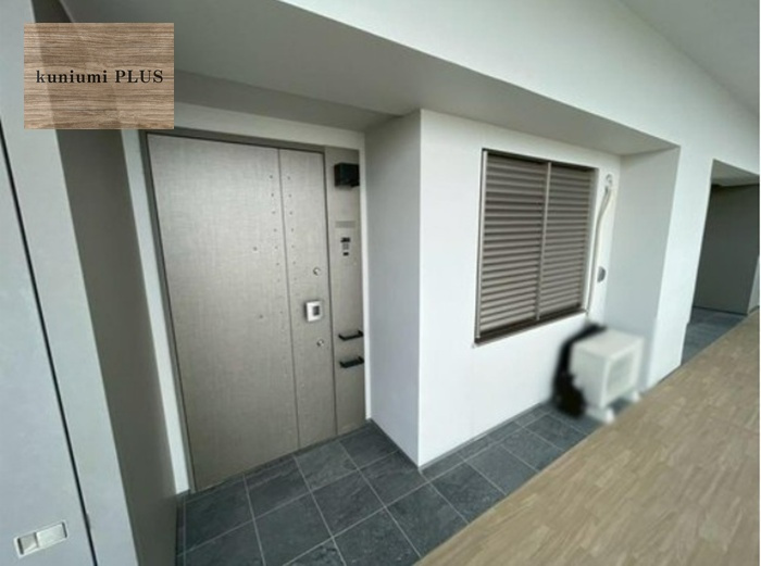 ディモア城東シティの玄関