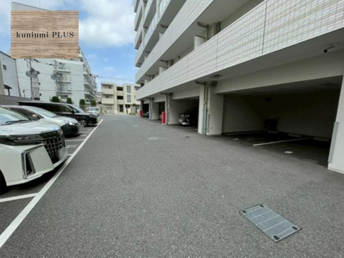 ディモア城東シティの駐車場