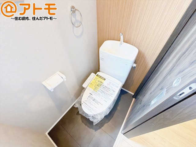 【トイレ】 | 駿河区有東3丁目　新築戸建　全1棟 | 年代を問わず使いやすい洗浄機能付きのトイレ♪肌への負担をも減らせるのでお子様の敏感なお肌も安心！
