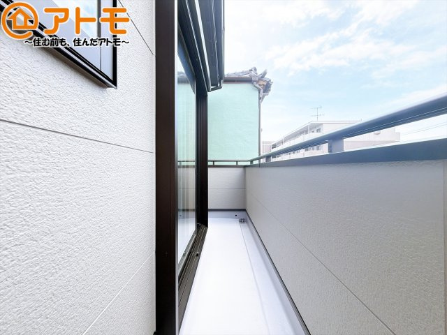 【バルコニー】 | 駿河区有東3丁目　新築戸建　全1棟 | 陽当りの良いバルコニーはお洗濯物はもちろんお布団もふかふかになります♪