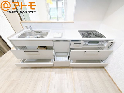 【キッチン】 | 駿河区有東3丁目　新築戸建　全1棟 | 大容量システムキッチン♪お料理スペースやシンク広々！毎日の家事をしっかりサポート♪