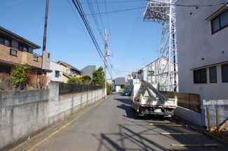 【前面道路含む現地写真】 | 【仲介手数料無料！！】八王子市めじろ台2丁目　新築戸建て（全2棟）A号棟　4480万円 | 令和８年２月２８日撮影　建築中