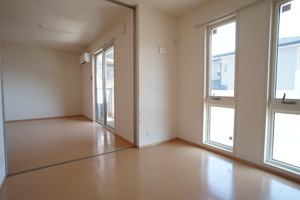 カサベルデ暖華の洋室