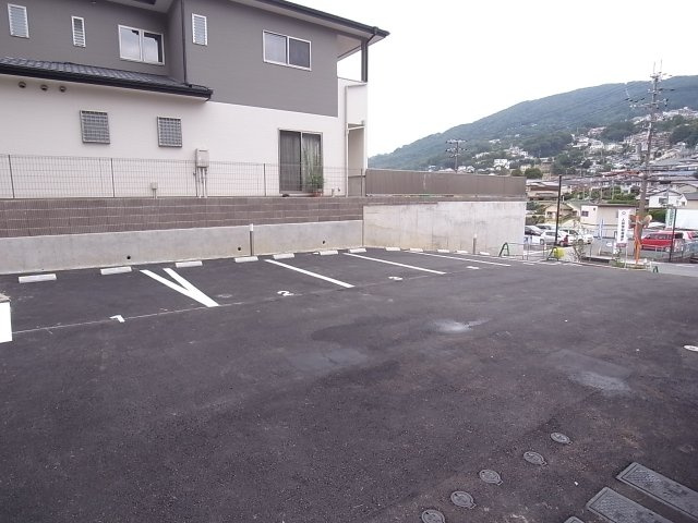 カサベルデ暖華の駐車場