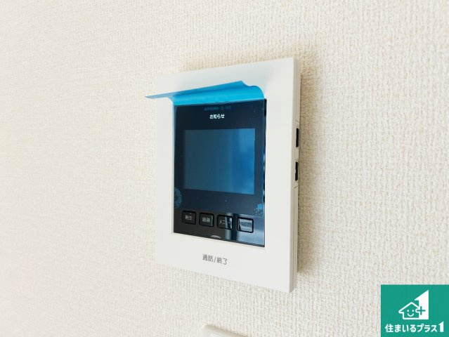 12日(土)13日(日)現地ご見学可能！　尼崎市南初島町　限定1邸の防犯設備|カラーモニターインターホン！声だけでなく来訪者の姿や顔がモニターで確認できるので、小さなお子様がいらっしゃるご家庭でも安心できます！