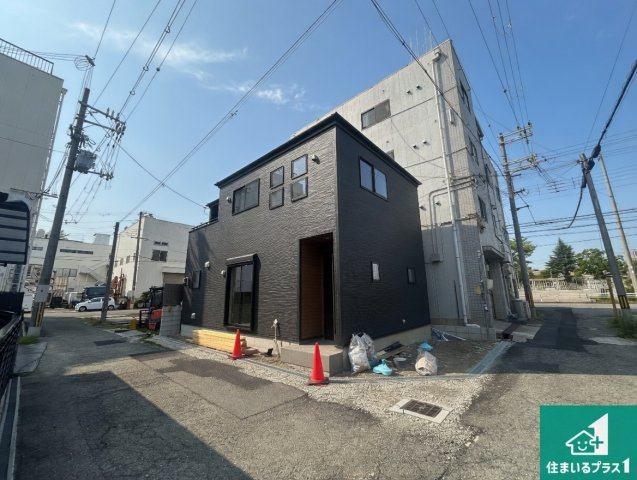 1日(土)2日(日)現地見学可能！　尼崎市南初島町　限定1邸の前面道路含む現地写真|周辺は閑静な住宅街！前面道路広々で車の出し入れも便利です。駐車が苦手な方でも安心して車庫入れできます！