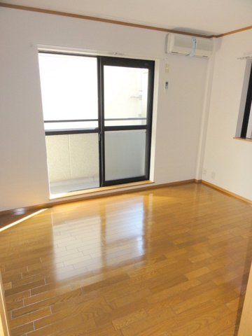 メゾンクレールの居間・リビング|★明るい室内★