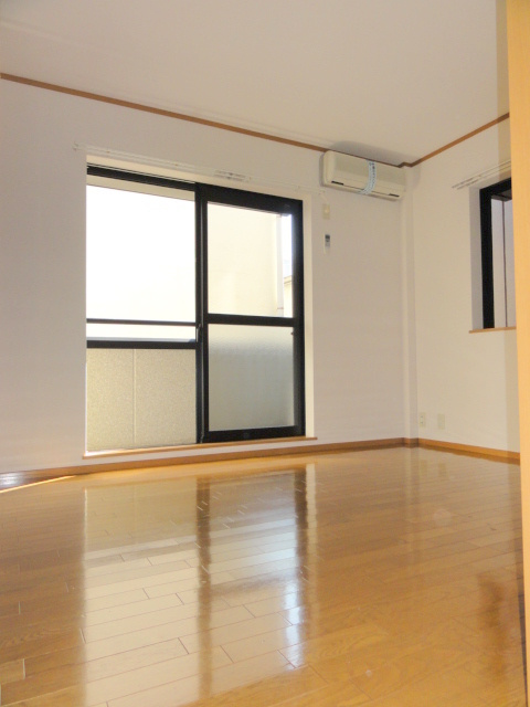 メゾンクレールの寝室|角部屋2面採光