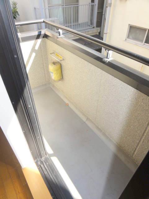 メゾンクレールのバルコニー|日当りの良いバルコニー