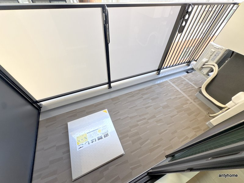 コンフォリア・リヴ博労町一丁目Q　仲介手数料無料のバルコニー