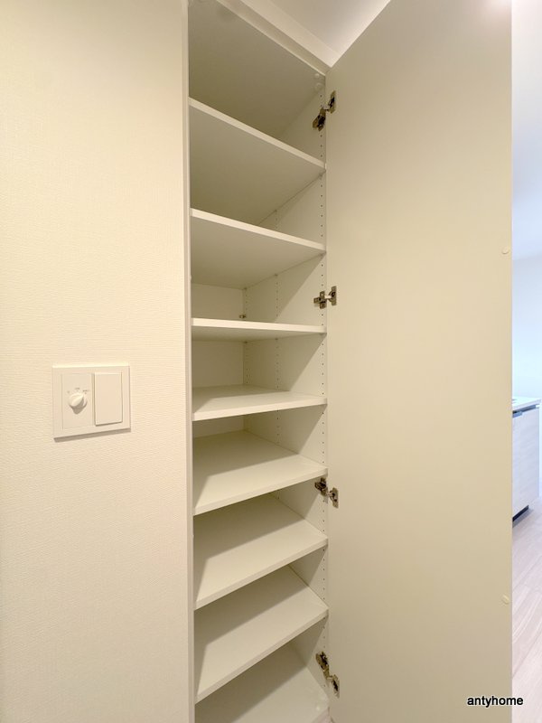 コンフォリア・リヴ博労町一丁目Q　仲介手数料無料の収納