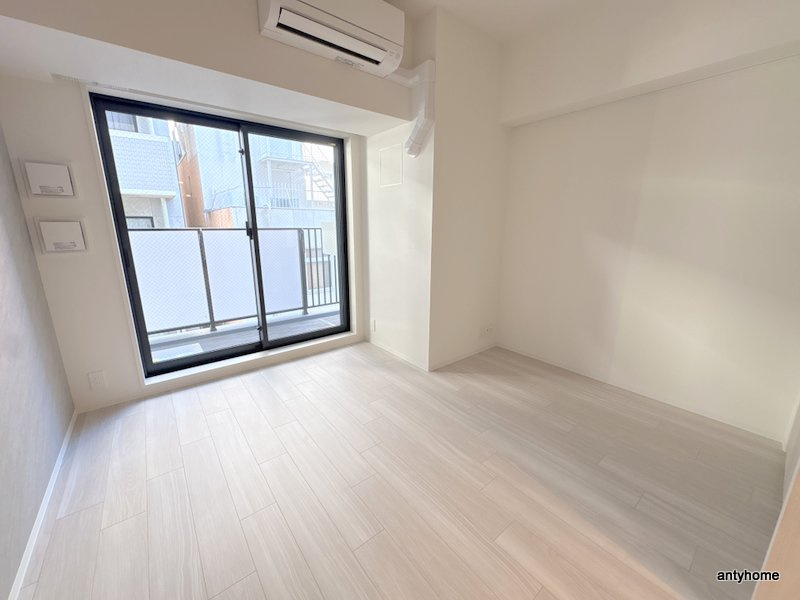 コンフォリア・リヴ博労町一丁目Q　仲介手数料無料の寝室