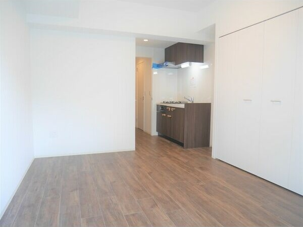 シェモア泉(旧名称:レジデンシア泉II)の居間・リビング