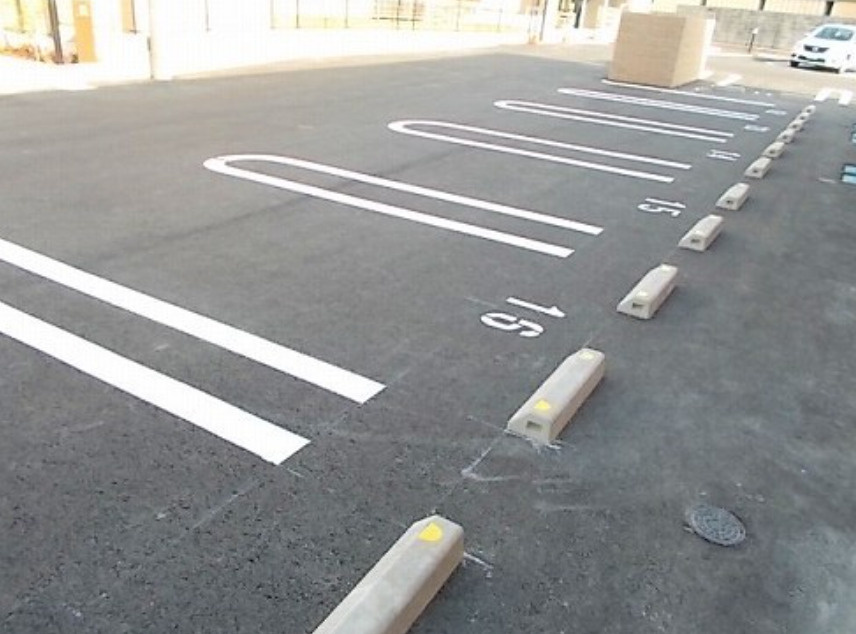 ラ・グラシアⅢの駐車場