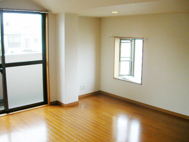 ロイヤルコート北野の居間・リビング|居室1