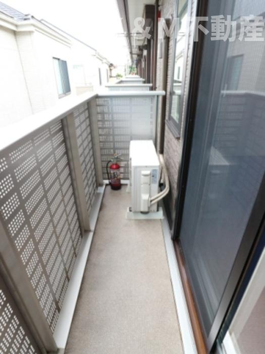 プレジールヤストシのバルコニー|外からの目が気にならないバルコニーで洗濯物が干せます