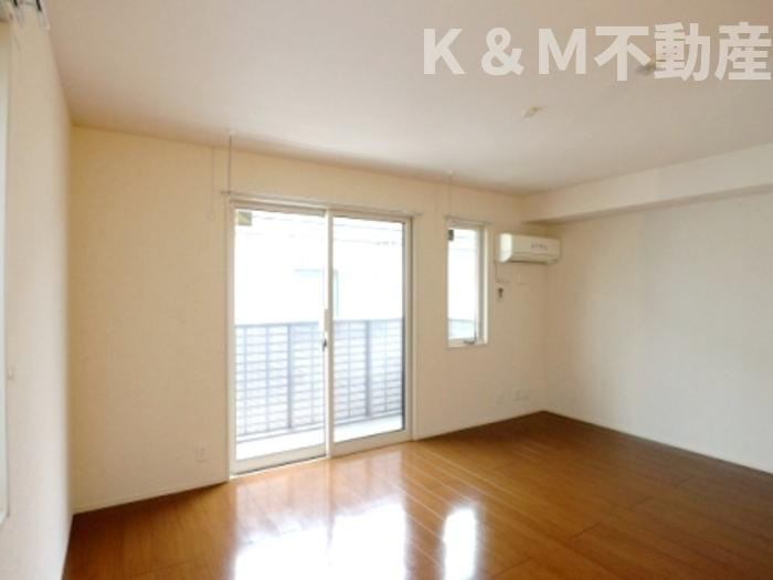 プレジールヤストシの居間・リビング|ゆったり過ごせる居間です