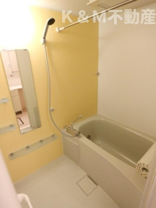 プレジールヤストシの浴室|お風呂で日々の疲れを落としましょう