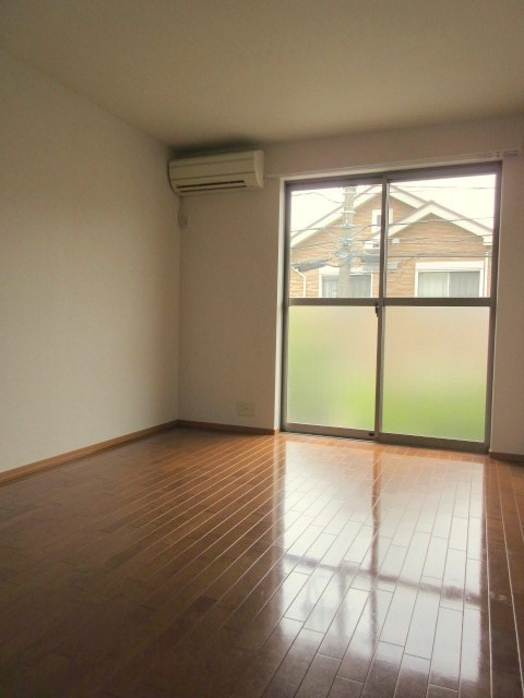 ヘーベル　フィオリーレの居間・リビング|2階東向き日当たり良好のお部屋です