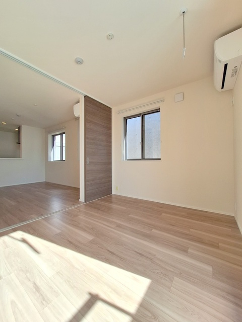 グランキ大森ガーデンの居間・リビング|エアコン付き