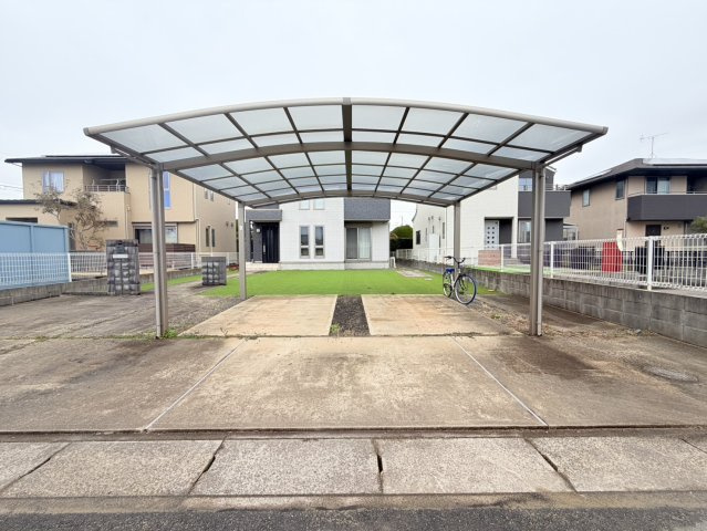 【太陽光付きオール電化】神栖市大野原中古物件【長期優良住宅】の駐車場