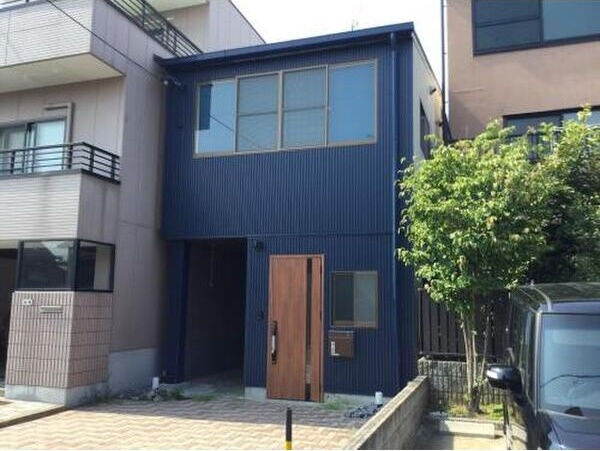 SEVEN’S　BOX寿の外観