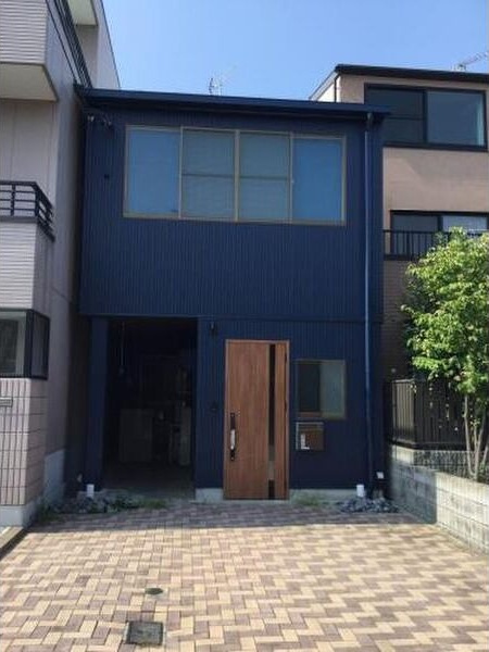 SEVEN’S　BOX寿の駐車場