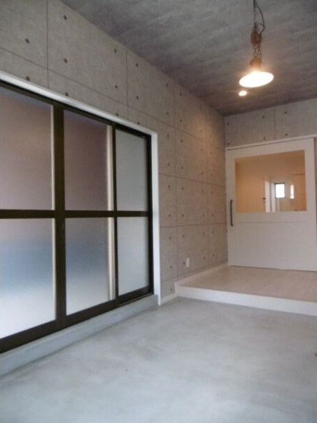 SEVEN’S　BOX寿の内装