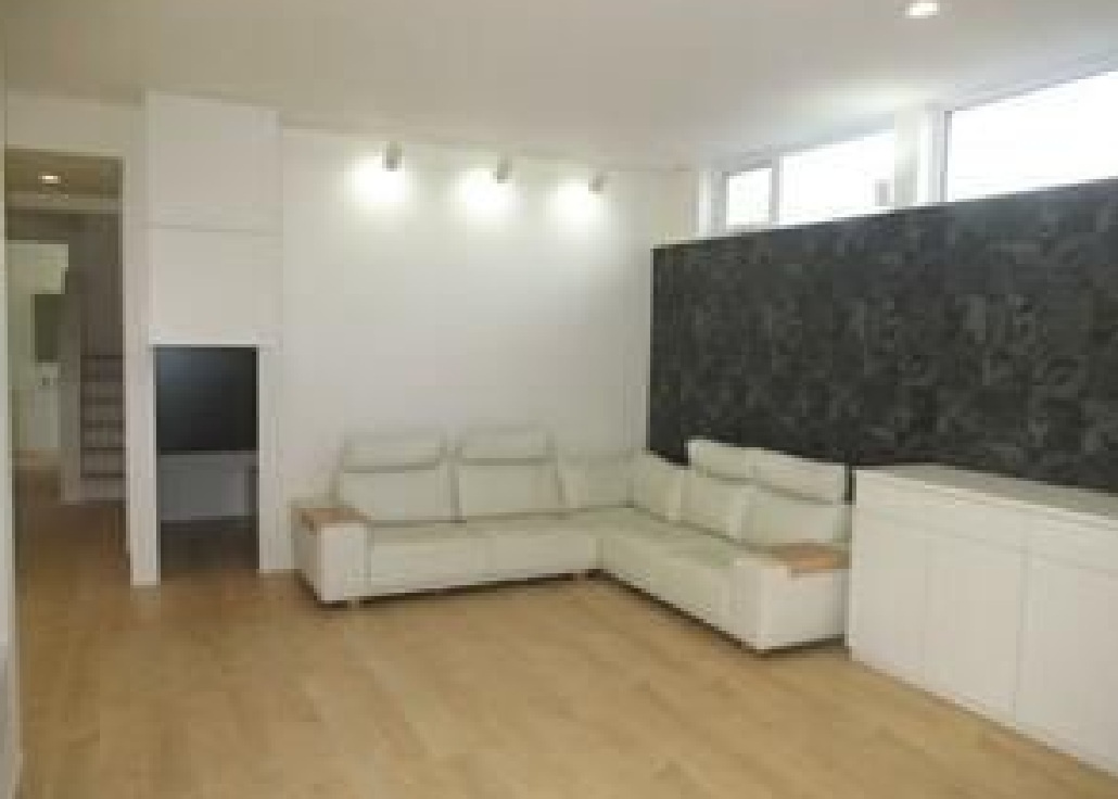 売戸建　下野市小金井の居間・リビング