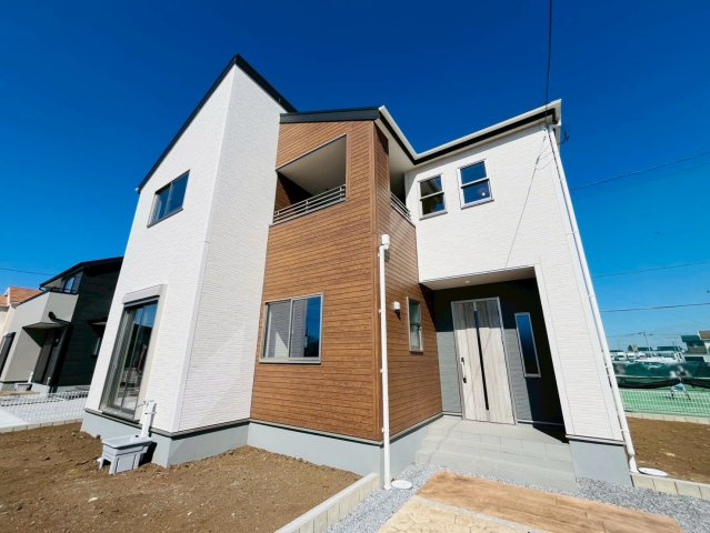 【Livele Garden】　小山市中久喜　第１　全5邸の外観|〇４号棟　外観〇
広々LDK17帖！雨の日も安心インナーバルコニーのあるお家です♪
2026年2月撮影