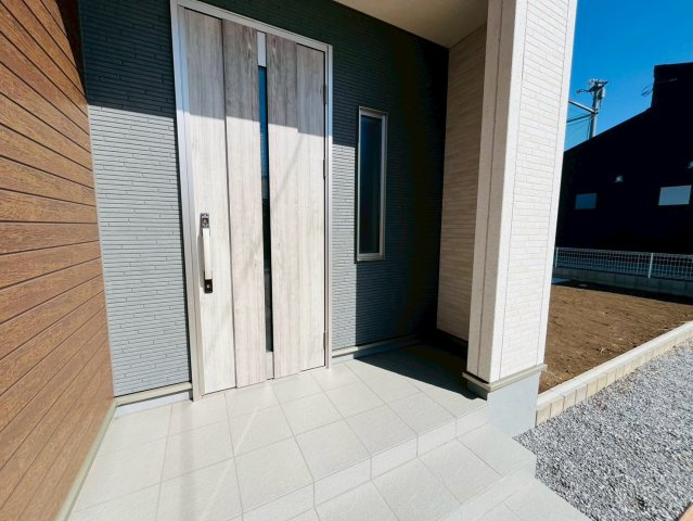 【Livele Garden】　小山市中久喜　第１　全5邸の玄関|〇４号棟　玄関〇
陽当り良好！シンプルモダンなデザインの玄関です（＾＾）
2026年2月撮影