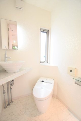 【トイレ】 | 宇多津町浜七番丁売戸建 | １階トイレ