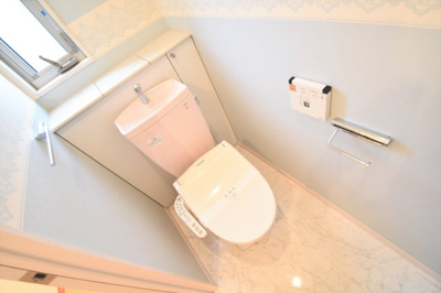 【トイレ】 | 宇多津町浜七番丁売戸建 | ２階トイレ