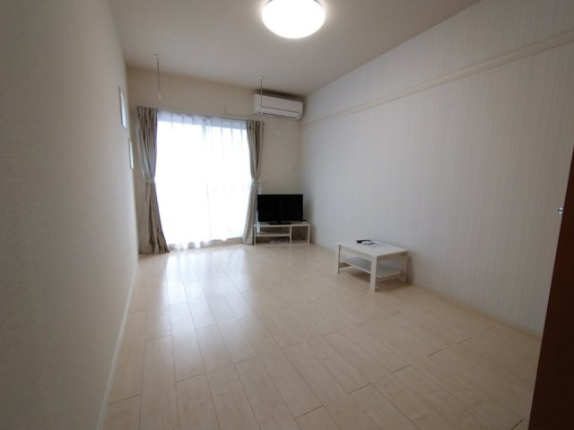 クレイノ港北Ⅱの居間・リビング