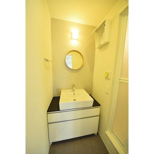 グランエッグス池袋要町の独立洗面台