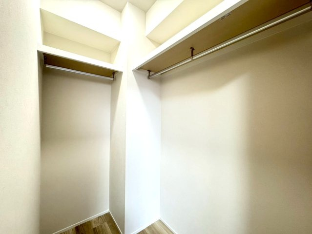 ◆２０２５年４月リフォーム完了◆駅徒歩４分◆４ＬＤＫ住戸◆２面バルコニー◆フォルクローレ瀬田の収納|ウォークインクローゼット