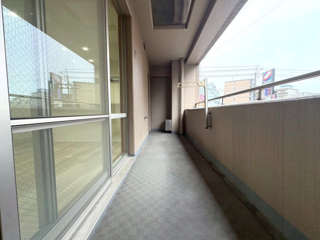 ◆２０２５年４月リフォーム完了◆駅徒歩４分◆４ＬＤＫ住戸◆２面バルコニー◆フォルクローレ瀬田のバルコニー|西側バルコニー