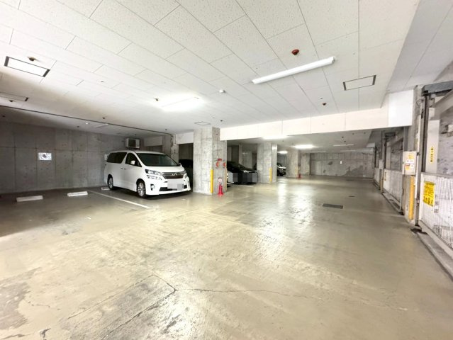 ◆２０２５年４月リフォーム完了◆駅徒歩４分◆４ＬＤＫ住戸◆２面バルコニー◆フォルクローレ瀬田の駐車場|駐車場