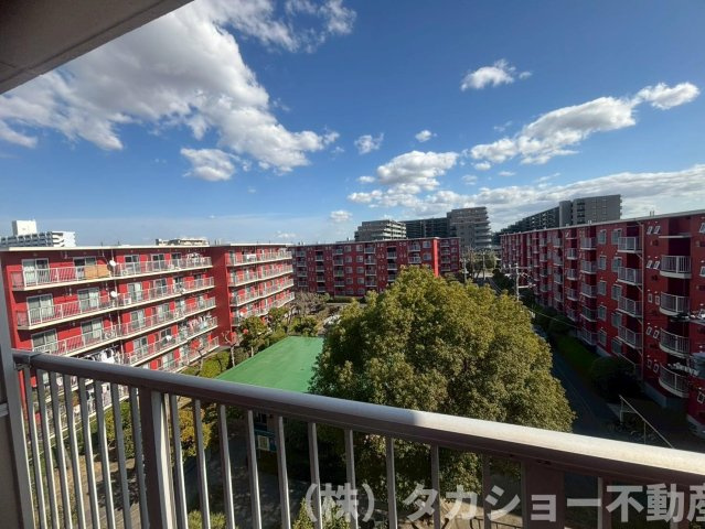 【バルコニー】 | グリーンハイム検見川　9号棟 | 外からの目が気にならないバルコニーで洗濯物が干せます