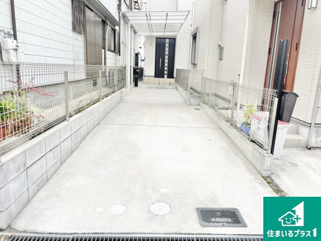 堺市堺区旭ヶ丘北町　中古一戸建ての駐車場