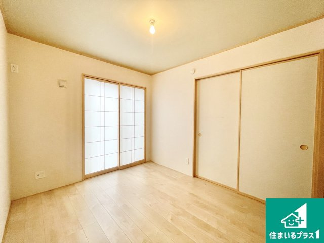 堺市堺区旭ヶ丘北町　中古一戸建ての洋室|スタンダードな洋室です